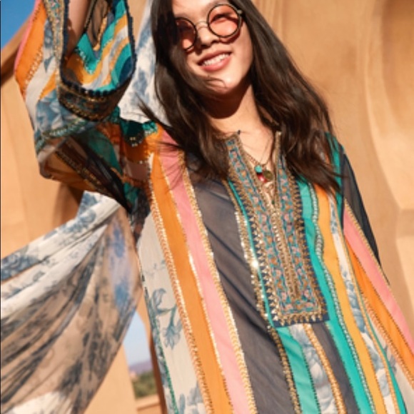 SOLD/ LISTING NOT AVAILABLE******-Sabyasachi kaftan Kurta.Boho Chic and ethnic . - Picture 5 of 7